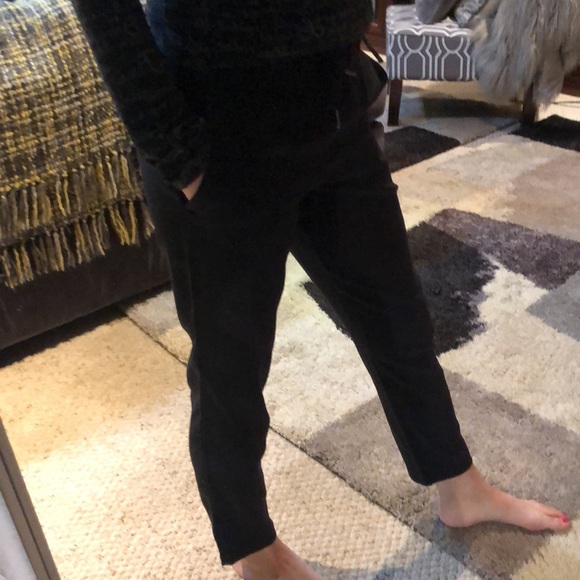 🍋lululemon On the Fly black pant❤️Thin and comfy! - Picture 10 of 16